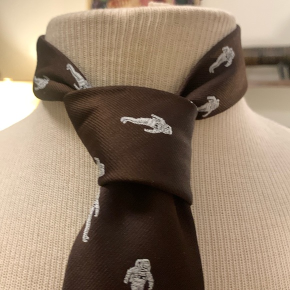 80’s INCREDIBLE SPACE SHUTTLE CHALLENGER AND ASTRONAUT EMBROIDERED NECKTIE. - Picture 3 of 10